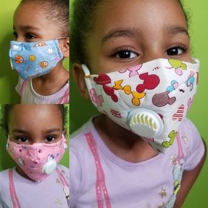 Kids face mask with filter pocket